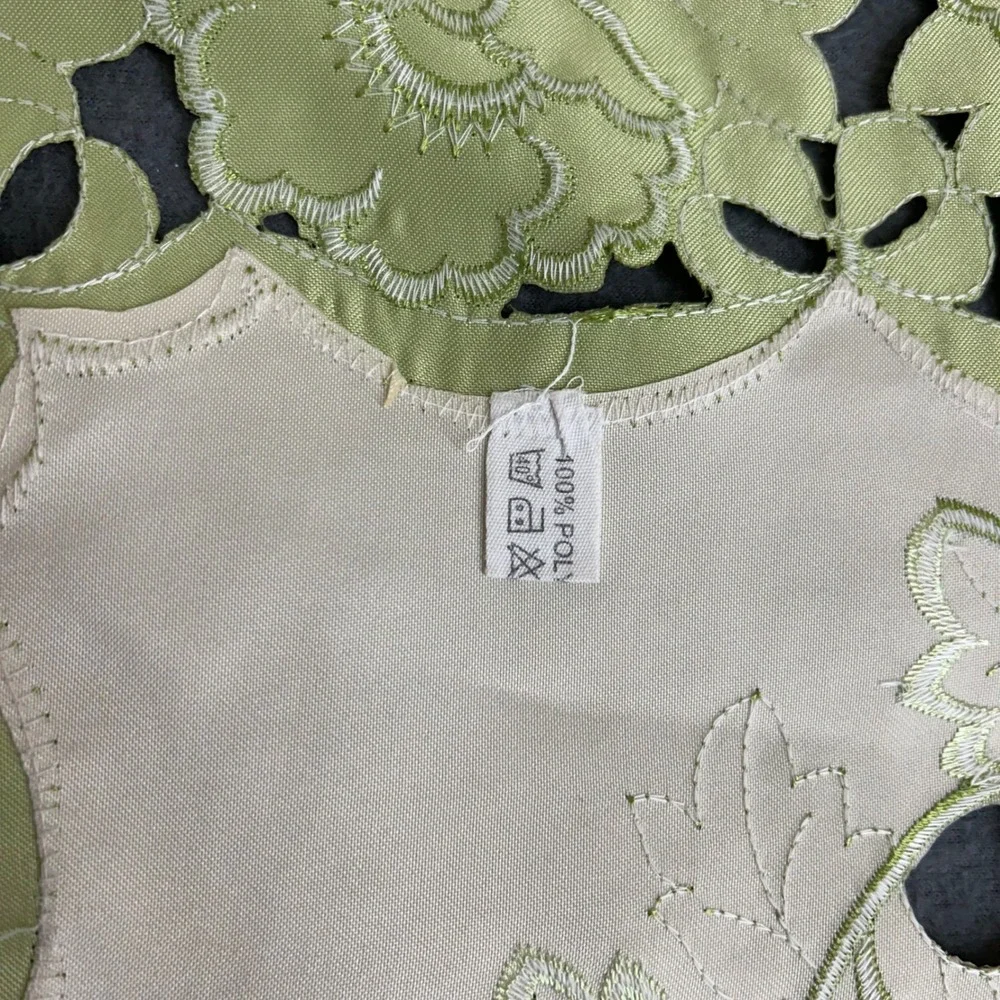 Unbranded Tablecloth Unisex 34in Green Floral Embroidered Cut-Out Lace Square